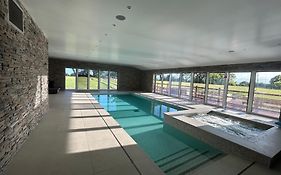 Four Bedroom House With Private Pool - Stunning Countryside Location With Parking Close To Chester City Centre